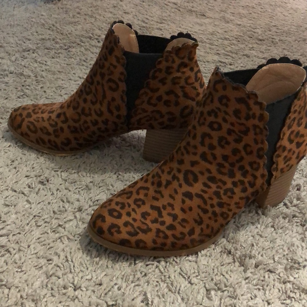 Leopard print bootie! Perfect for fall :)
